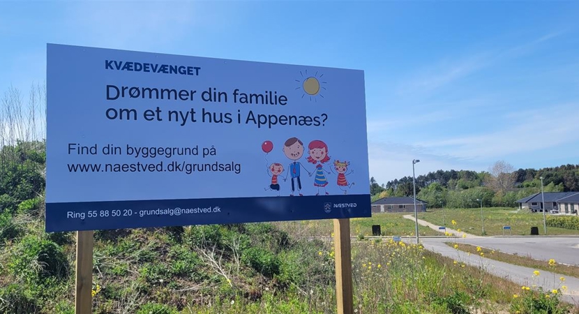 Til Salg skilt på Kvædevænget i Næstved