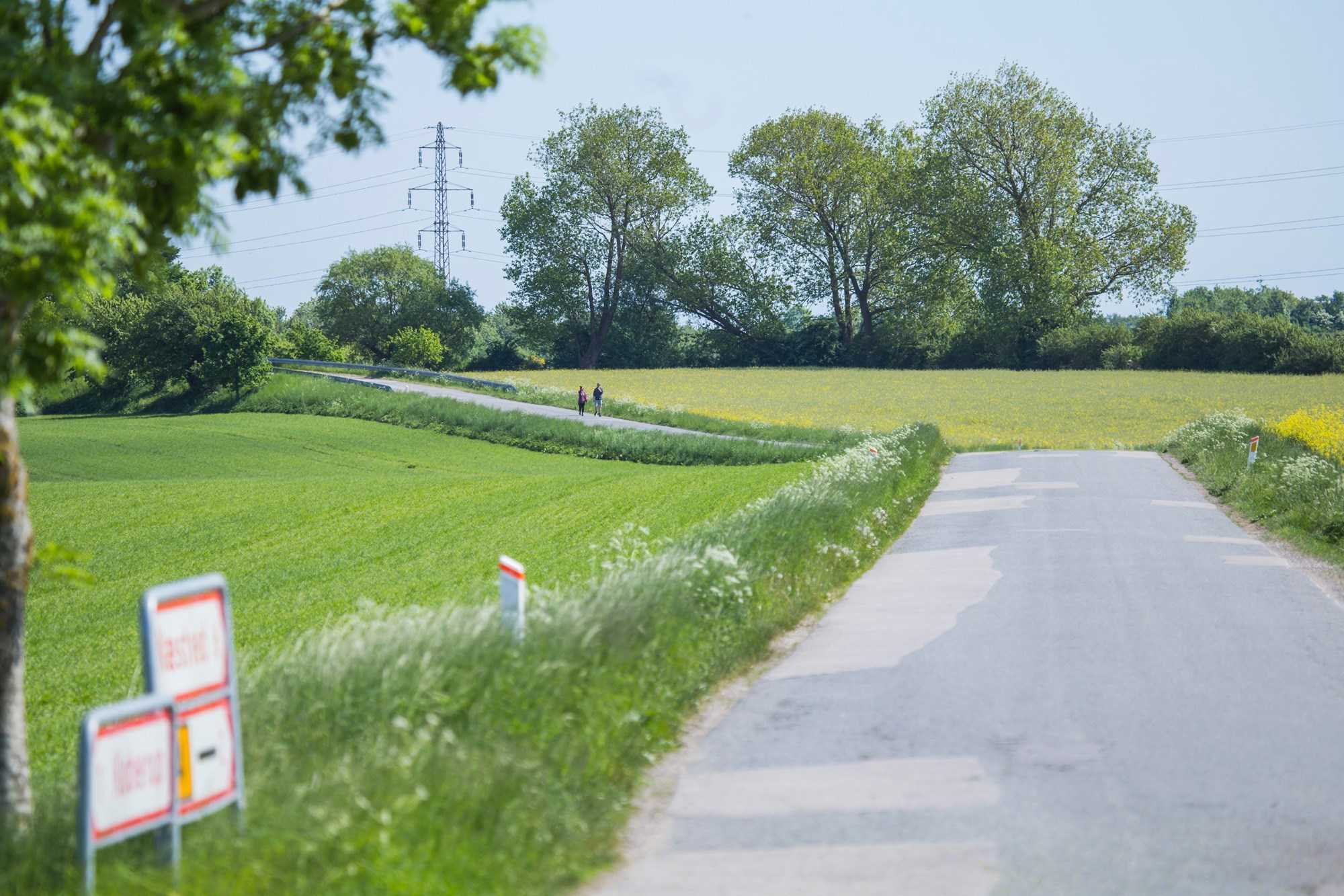 En landevej i Fensmark