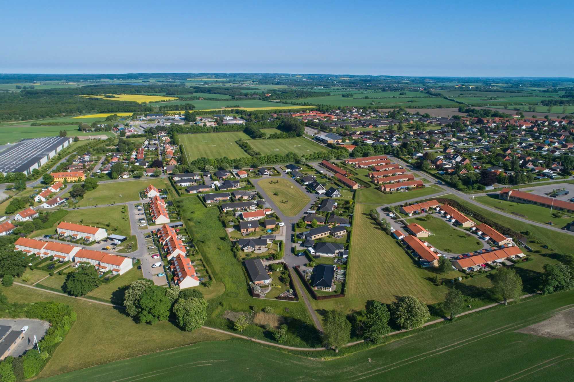 Dronefoto af  Fensmark Boligkvarter