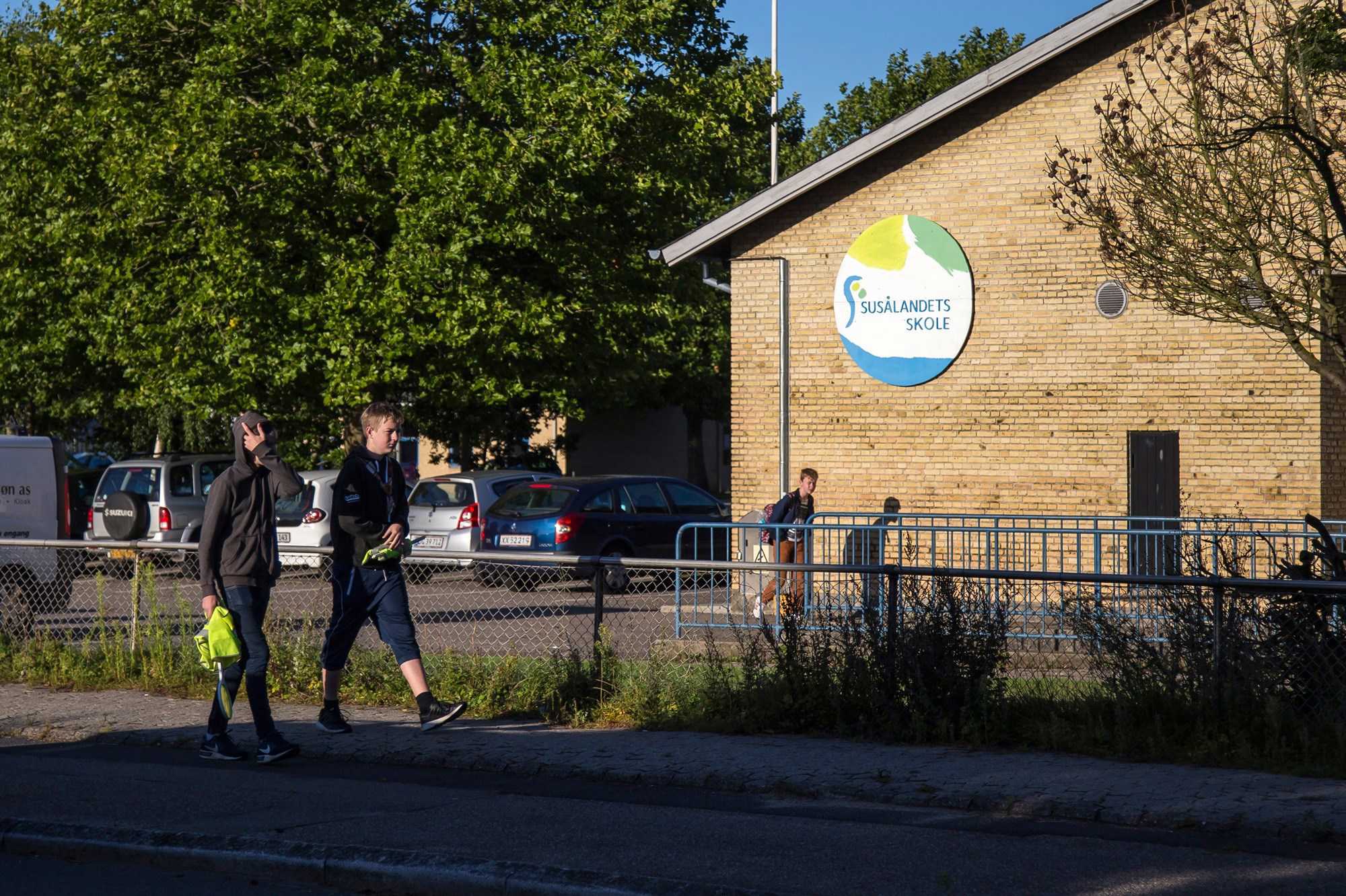 Skolebørn går ved Susålandets Skole i Glumsø