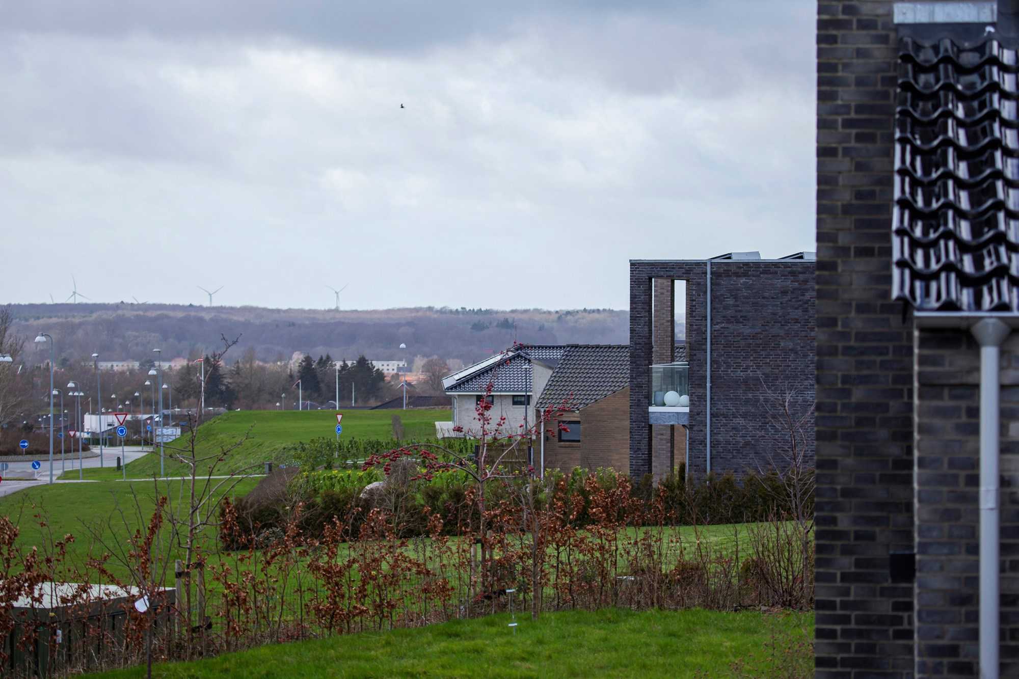 Arkitektoniske huse ligger på række i nybygger område i Næstved nord