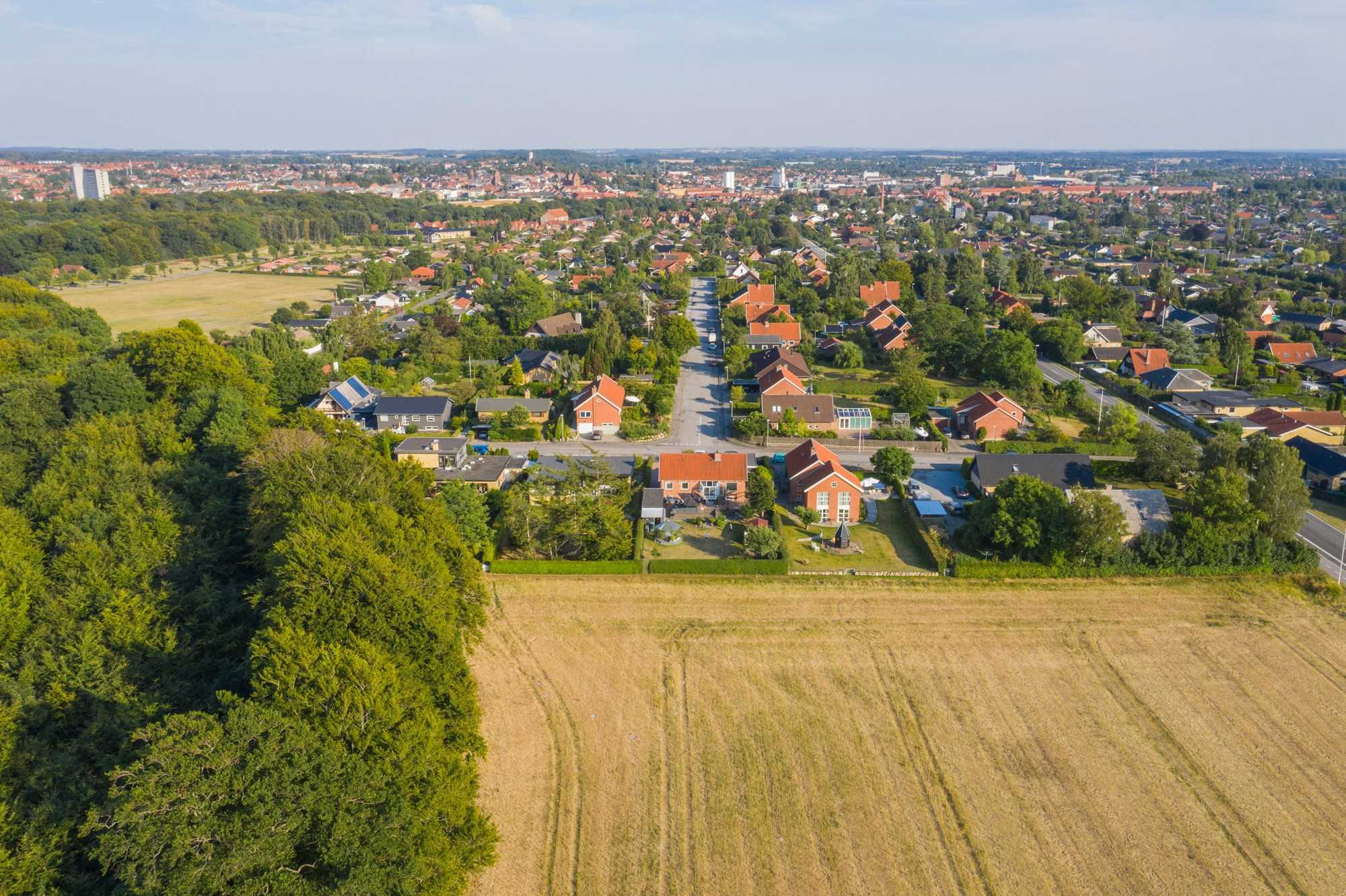 Lille Næstved Bybillede Med Mark I Forgrunden